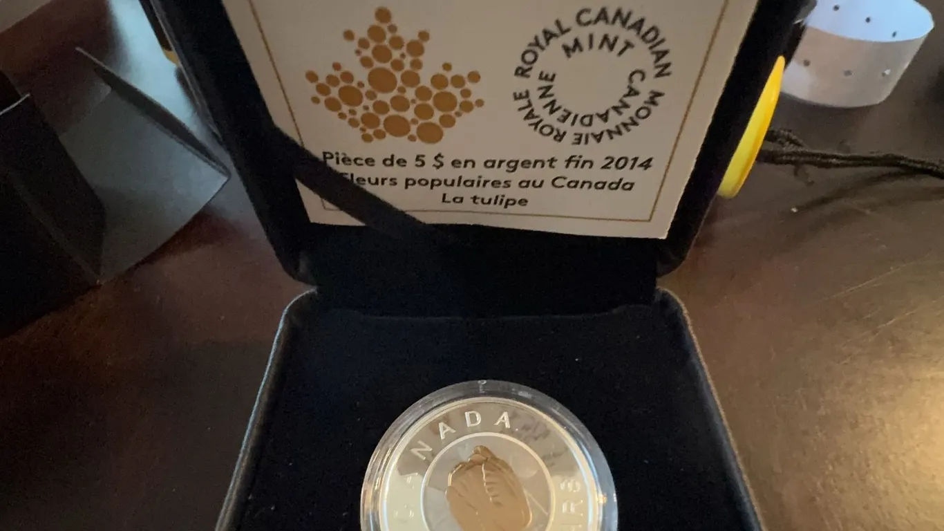 2014 $5 Fine Silver Coin Tulip, Royal Canadian Mint, 99.99% Silver, 28mm