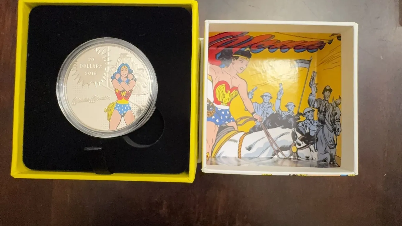 2016 DC Comics Wonder Woman $20 Fine Silver 1 Troy Ounce Coin with Original Box