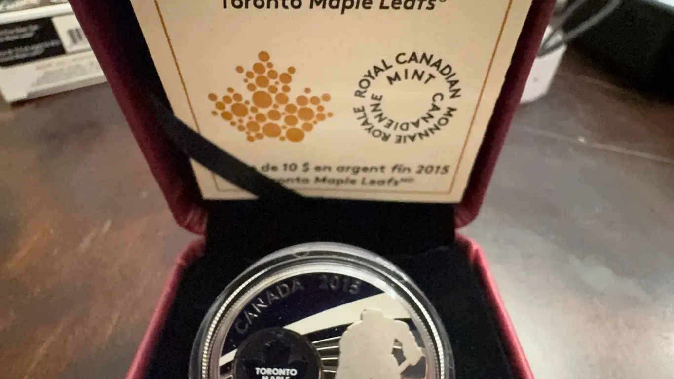2015 $10 Fine Silver Coin Toronto Maple Leafs Royal Canadian Mint 99.99% Silver