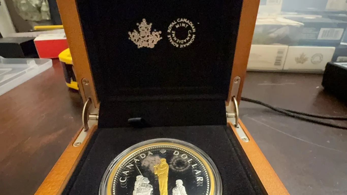 2019 Royal Canadian Mint $1 Fine Silver Coin Peacekeeping Monument Selectively Gold-Plated