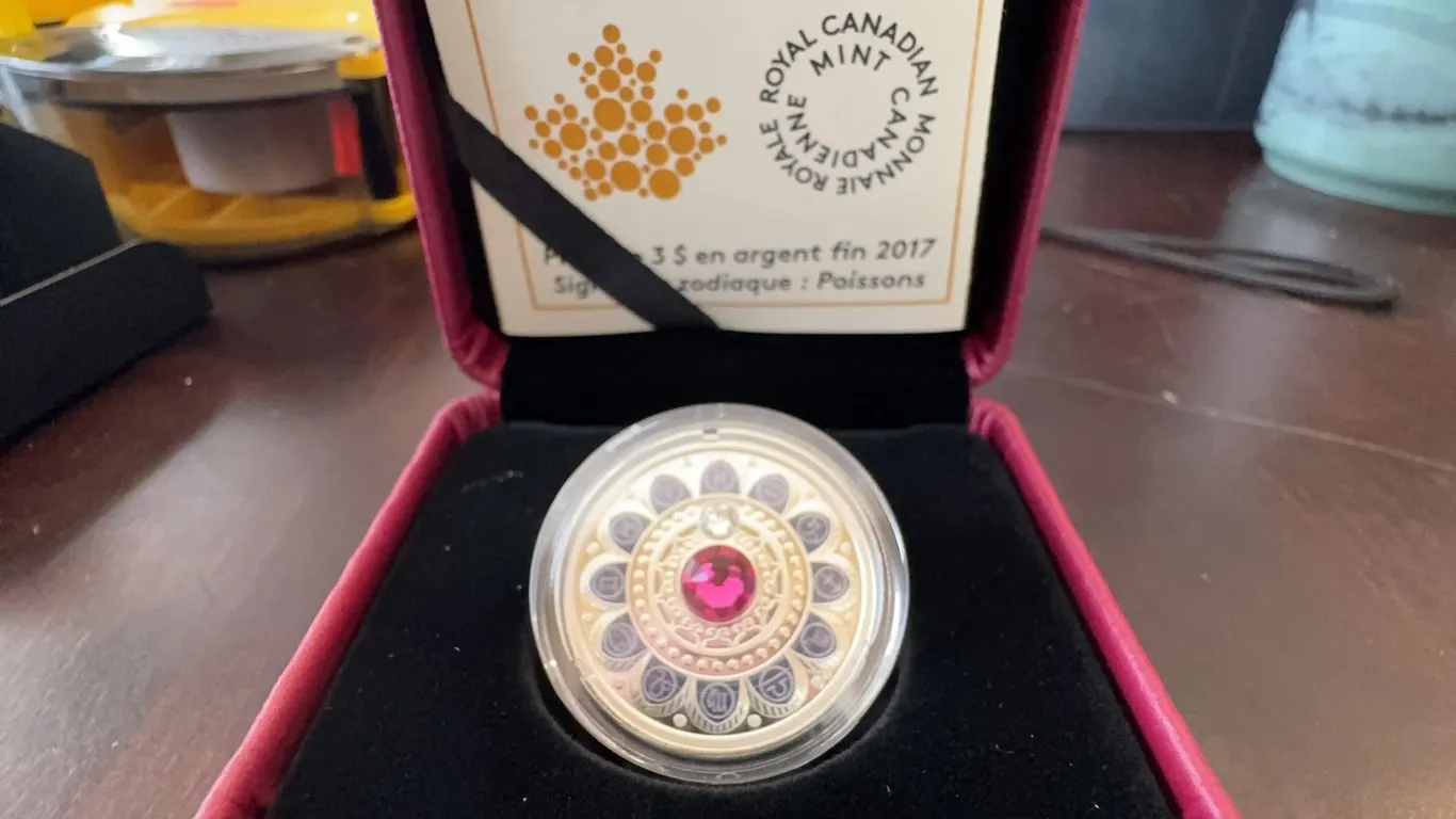 2017 Royal Canadian Mint $3 Fine Silver Coin Zodiac Series Pisces 27mm Swarovski