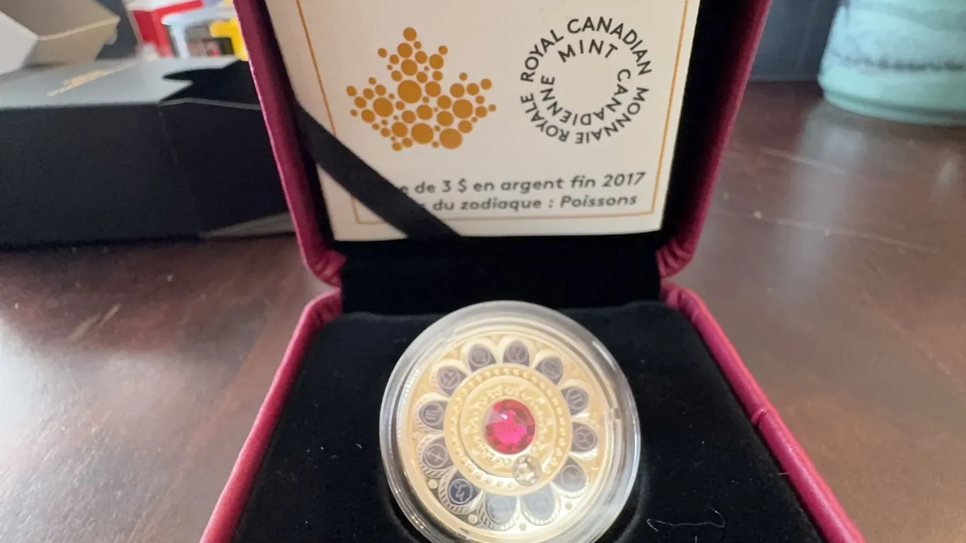 2017 $3 Fine Silver Coin Zodiac Series Pisces Royal Canadian Mint with Swarovski Crystal