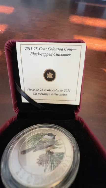2011 25-Cent Coloured Coin Black-capped Chickadee with Case, 35mm Nickel-Plated Steel