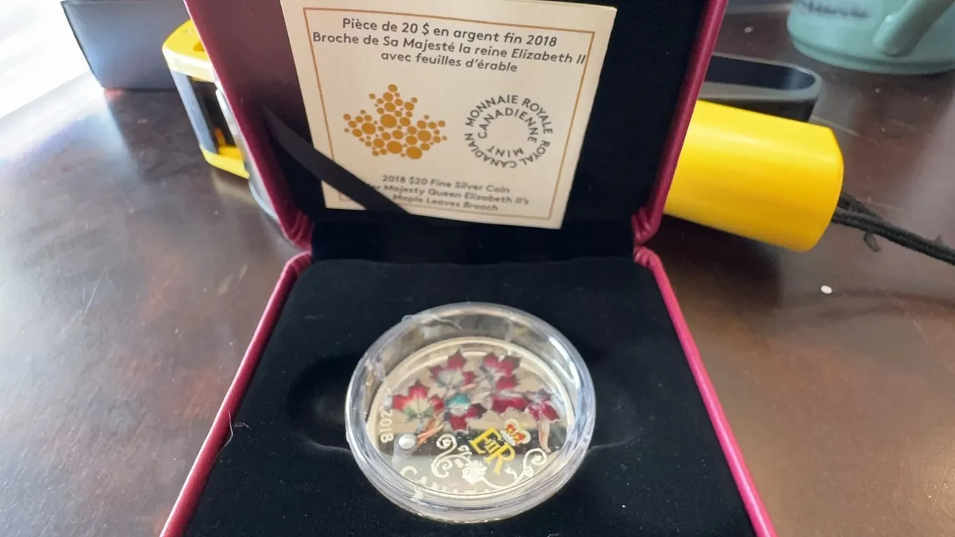 2018 $20 Fine Silver Coin Queen Elizabeth II’s Maple Leaf Brooch Canada with Swarovski