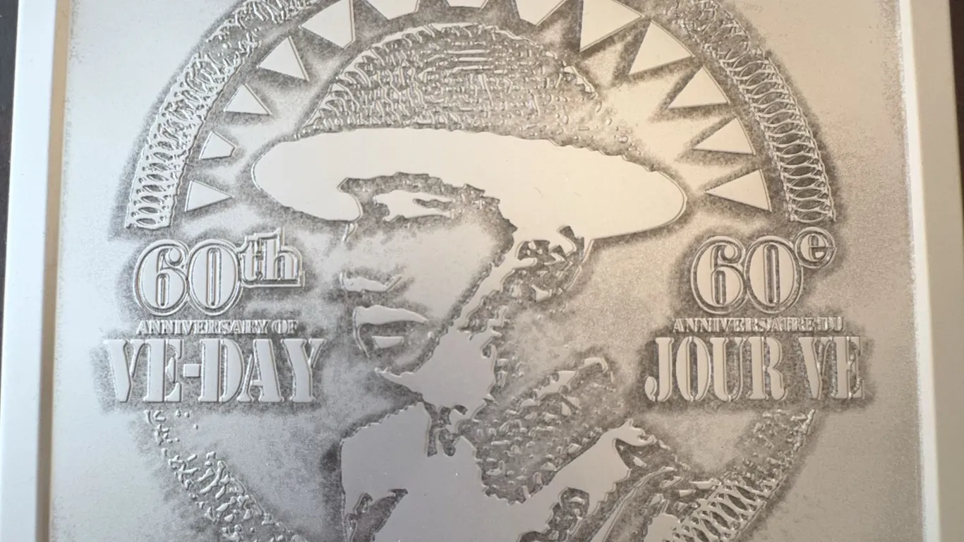 Royal Canadian Mint 60th VE Day Anniversary Coin Medallion Set with Case and COA