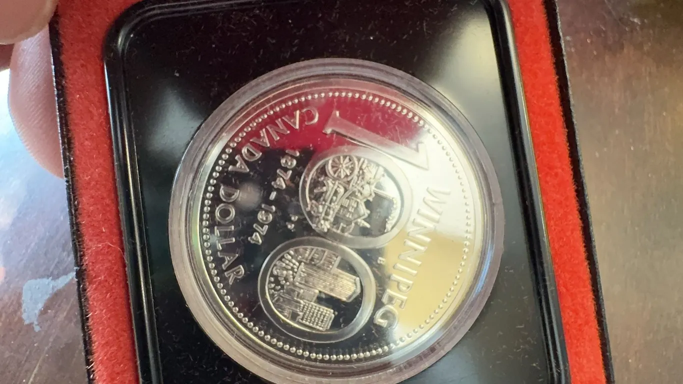 Canada Dollar Winnipeg 1974 50% Silver Commemorative Coin in Case
