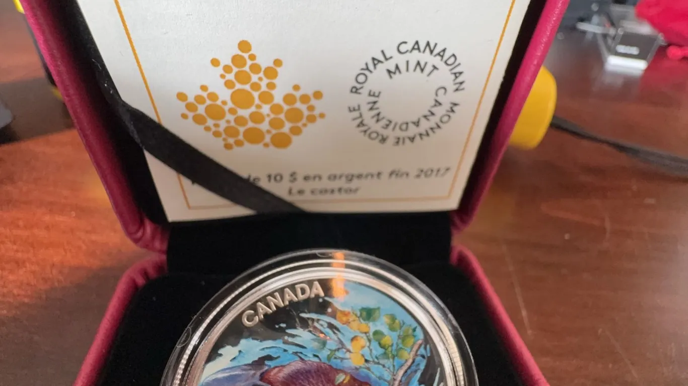 2017 $10 Fine Silver Coloured Coin The Beaver Royal Canadian Mint
