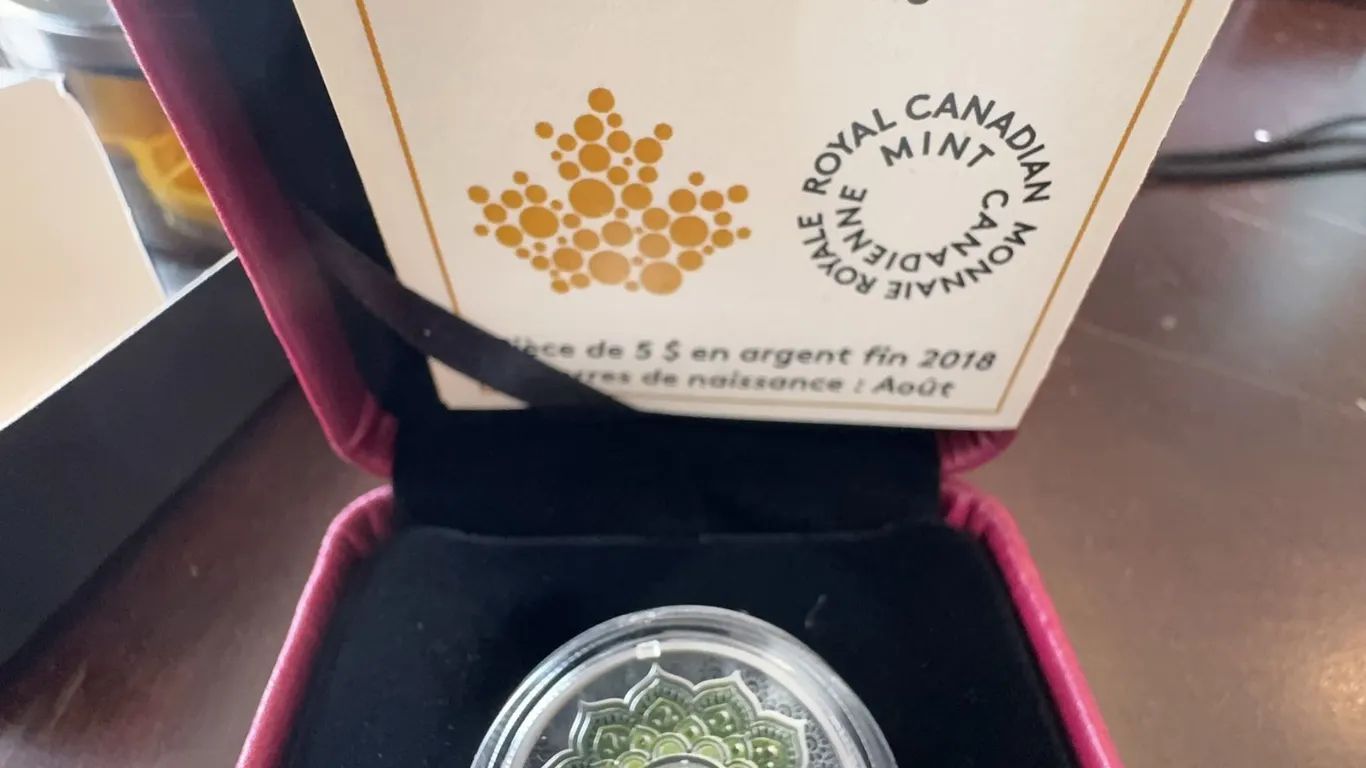 2018 $5 Fine Silver Coin Royal Canadian Mint Birthstone August Peridot in Case
