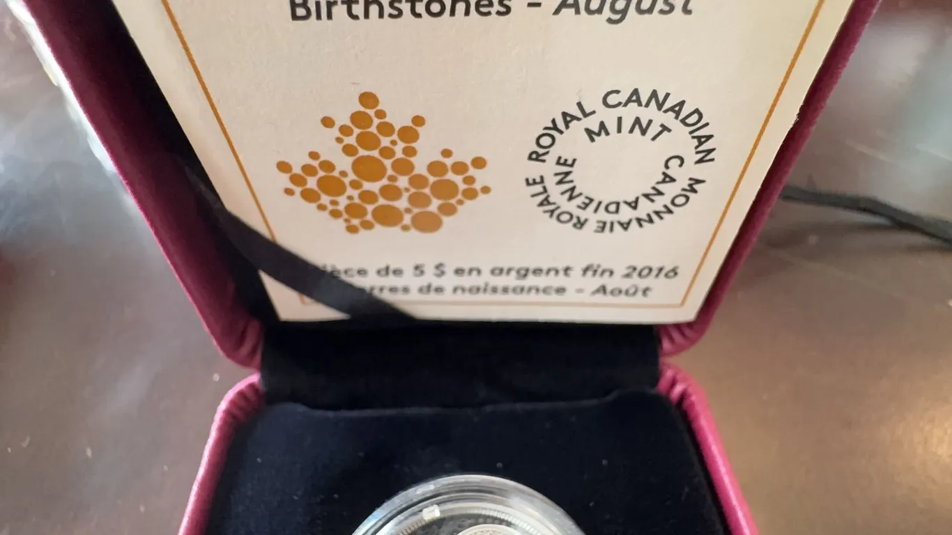 2016 $5 Fine Silver Royal Canadian Mint Birthstones Coin - August Edition with Peridot