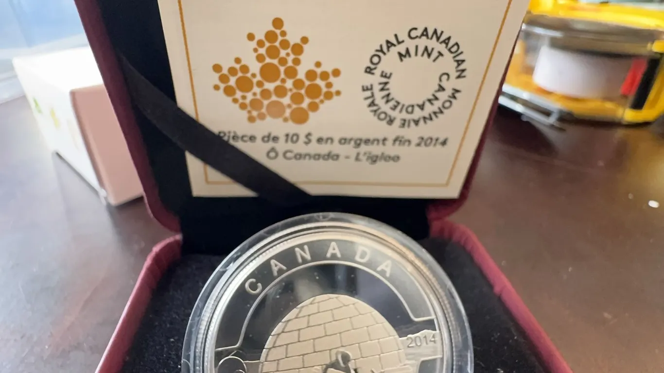 2014 $10 Fine Silver Coin O Canada The Igloo 99.99% Pure, 34mm, 15.87g, Box