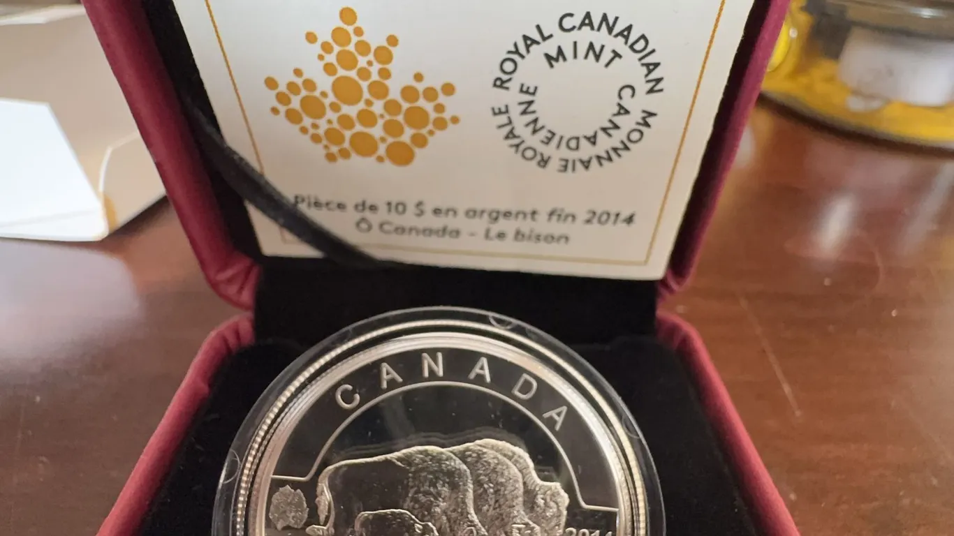 2014 $10 Fine Silver O Canada - Bison Coin Royal Canadian Mint Box & COA