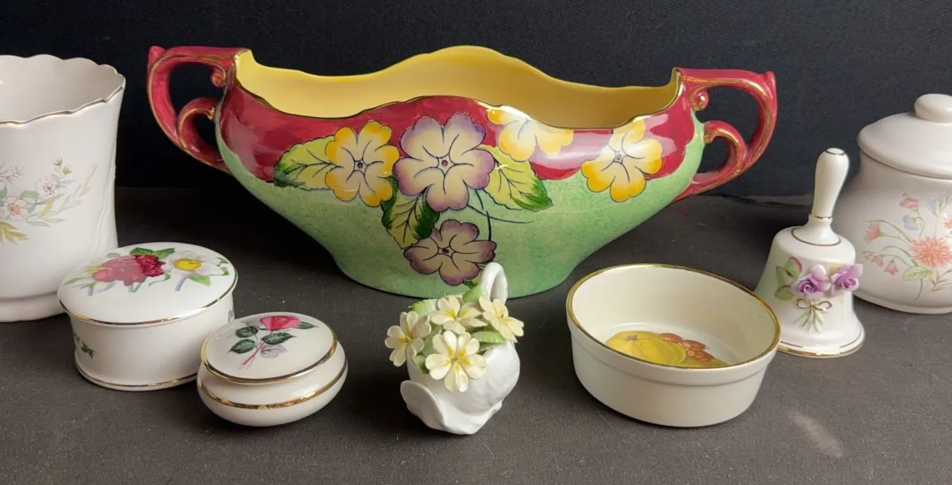 Porcelain Tableware with Floral Motifs, Including Hand-Painted Planter