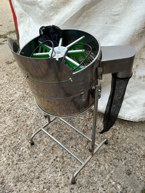 Harvest Helper - Electric Stainless Steel Bud and Leaf Trimmer with Stand, 3 Speeds, Working