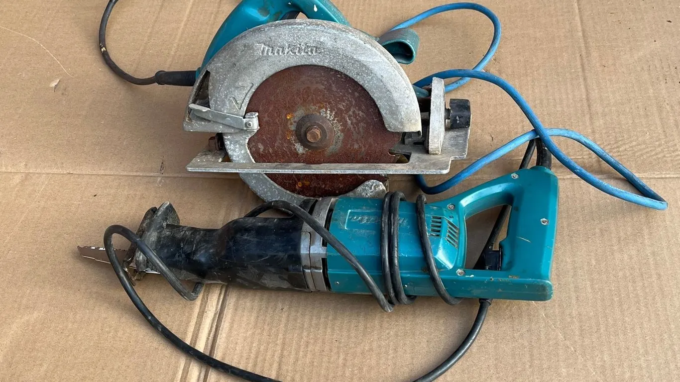 Makita 5007NB 185mm Circular Saw and Makita Reciprocating Saw, Corded
