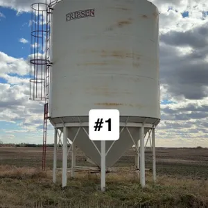 Friesen / Meridian 1615 hopper, located near Bowsman