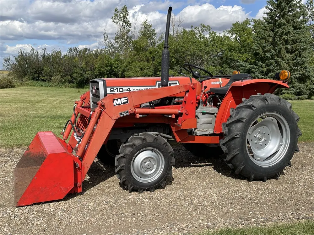 MASSEY FERGUSON 210-4 MFWD Utility Tractor w/ FEL & Bucket, 1,529 Hours, 1 Owner