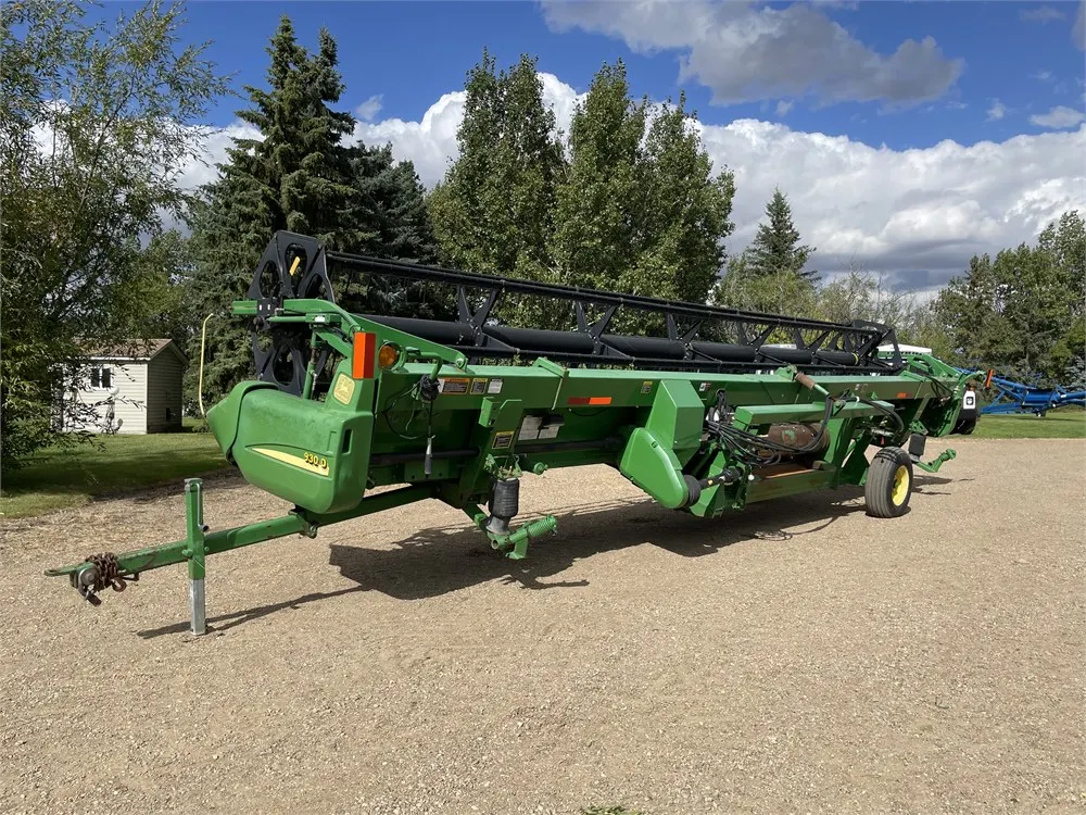 2000 JOHN DEERE 930D Draper Header w/ Transport, 30', Upper Cross Auger, Shedded