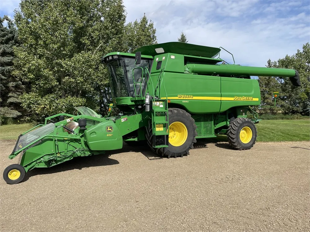 2005 JOHN DEERE 9760 STS Combine w/ JD 615P Pickup, 2,440 Separator Hours