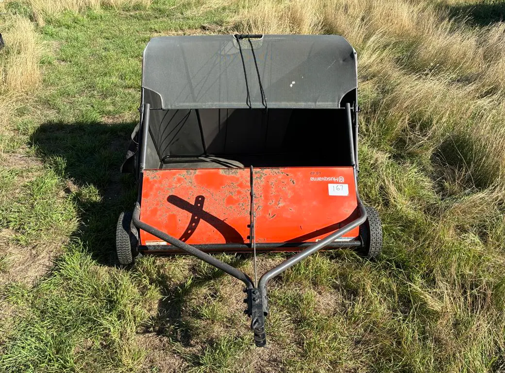 Husqvarna Leaf Sweeper LS42