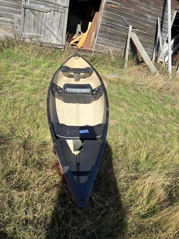 Pelican 3-Person Canoe (15 1/2' x 3')