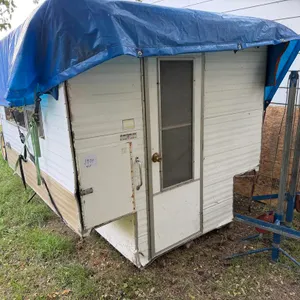 Truck Mount Camper 8'x7' with (2) Jack Stands