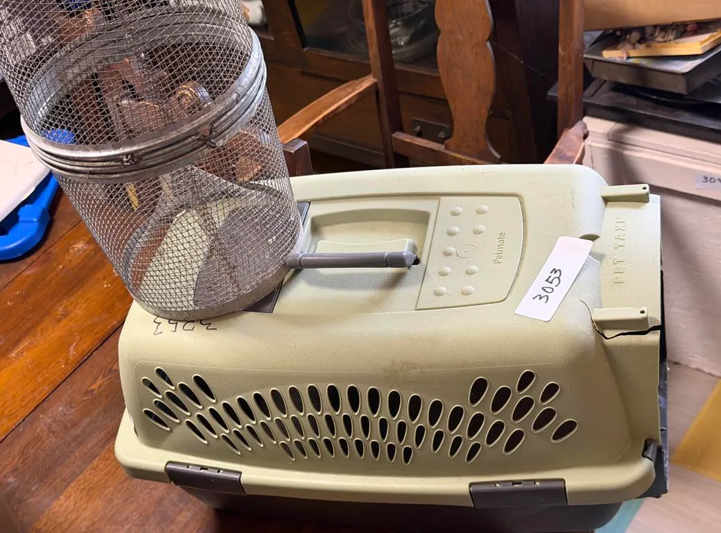 Pet Kennel and Mesh Trap