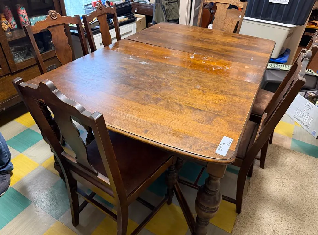 Vintage Wood Table and (6) Chairs (1 Captain)