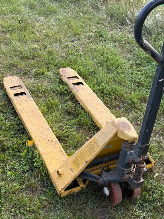 ITC 5500 lb Pallet Jack Mover
