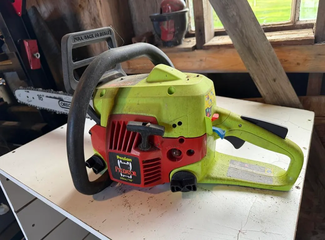 Poulan Predator 35cc/16" Chainsaw
