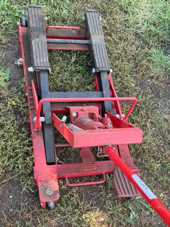 Hydraulic Motorcycle/ATV Lift Jack (1,500lb)