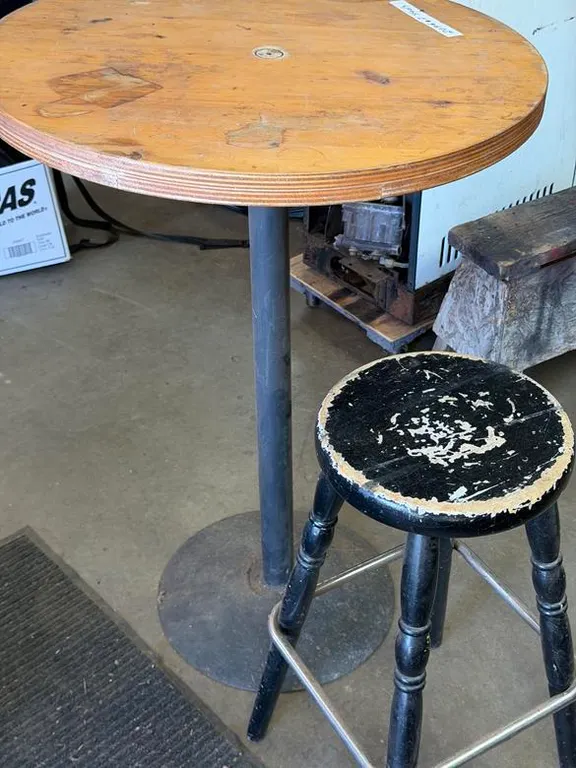 Bar Table & (2) Bar Stools