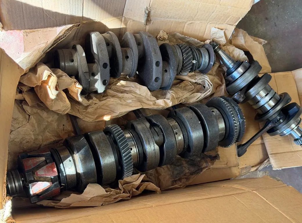(3) Crank Shafts (Unverified Working Condition)