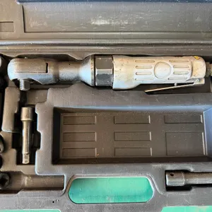 Air Ratchet and Sockets in Kit