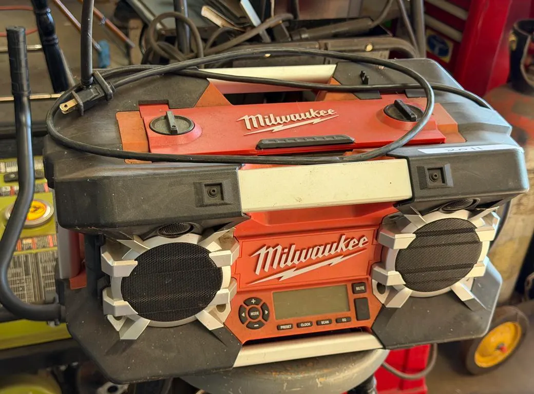 Milwaukee Electric Jobsite Radio