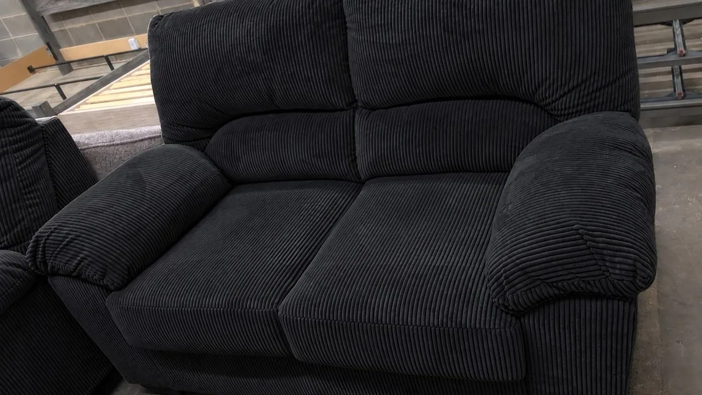 ONSITE: ASHLEY SIMPLEJOY LOVESEAT ONYX COLOR