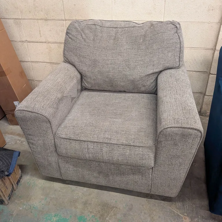 ONSITE: ASHLEY CASCILLA ACCENT CHAIR