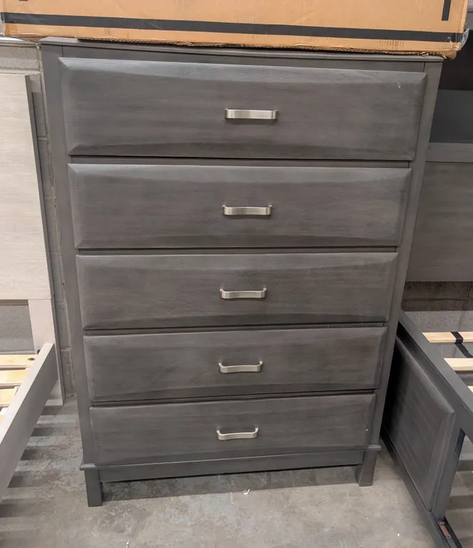 ONSITE: ASHLEY GREY CAITBROOK 5 DRAWER CHEST