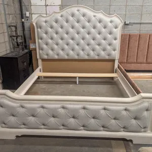 ONSITE:ASHLEY ARLENDYNE KING UPHOLSTERED PANEL BED