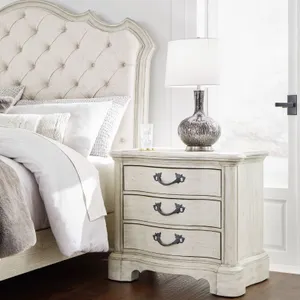 ONSITE: ASHLEY ARLENDYNE 3-DRAWER NIGHTSTAND