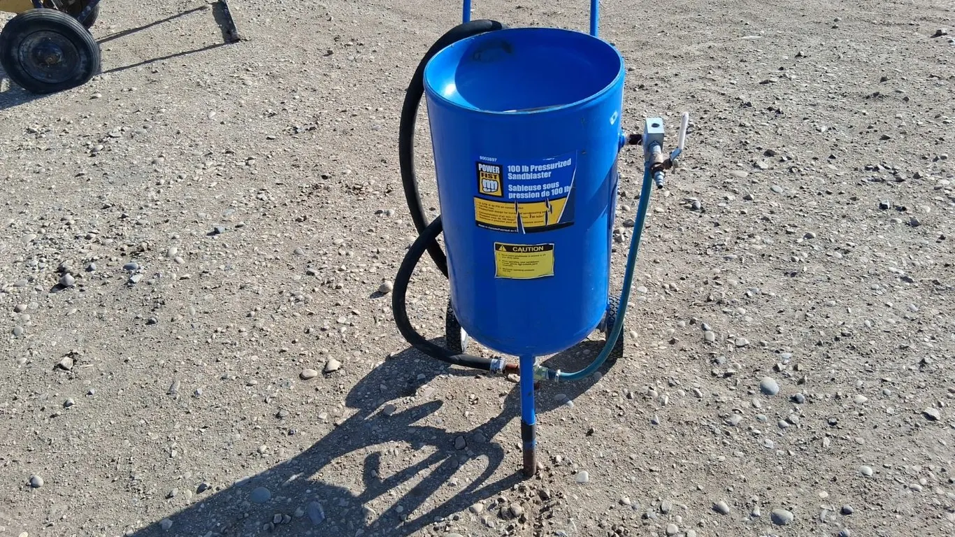 Powerfist 100lb Pressurized Sandblaster
