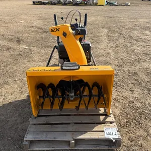 34" CUB CADET SNOW BLOWER - s/n 1H167B10011