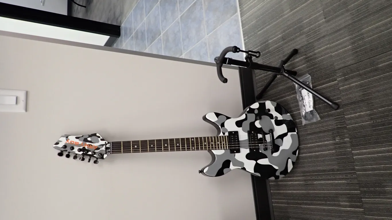 Julian Austin BWT-00042 Army Boys Electric Guitar w/Stand.