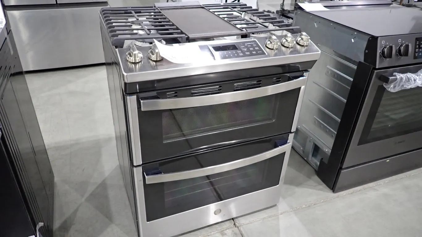 GE JCGSS86SPSS Stainless Gas 30" Double Oven 5-Burner Range- NOTE: PLEASE INSPECT.