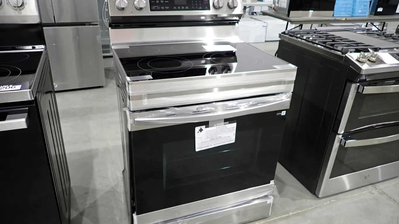 Samsung NE63A6111SS Stainless Electric 30" Ceran Range- NOTE: PLEASE INSPECT.
