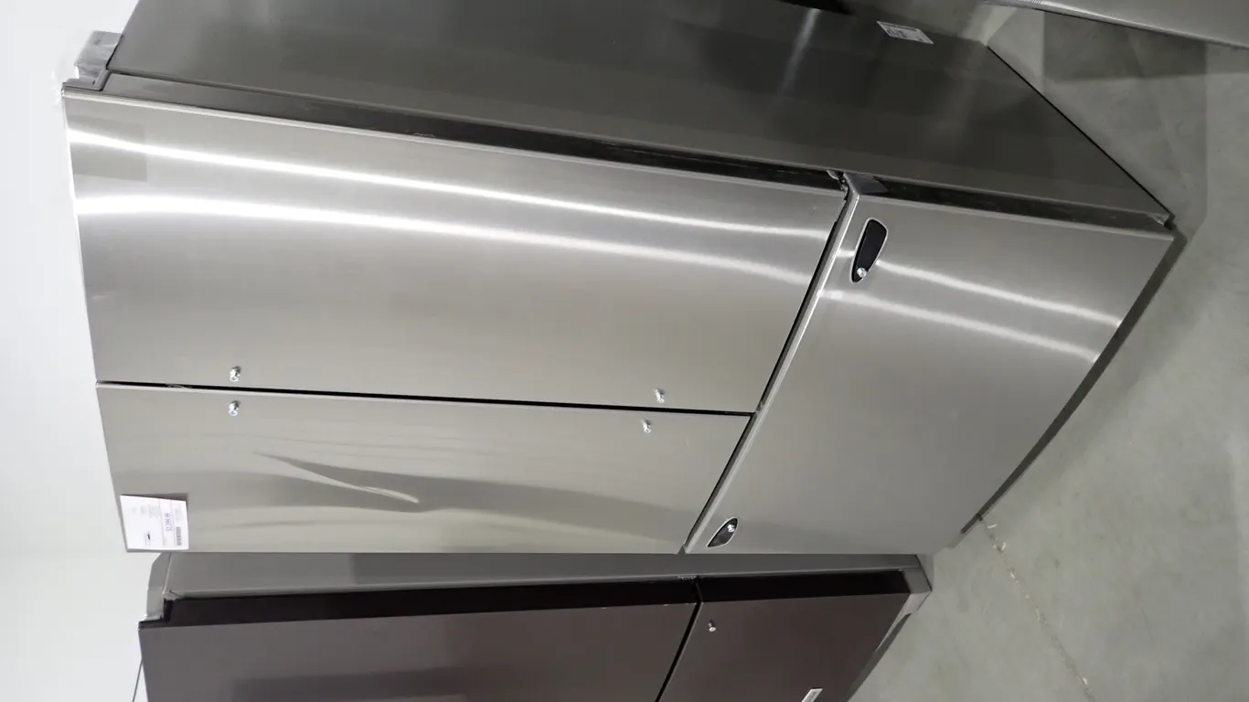 LG LF29T6000S French Door Stainless Top Refrigerator/Bottom Freezer- NOTE: PLEASE INSPECT.