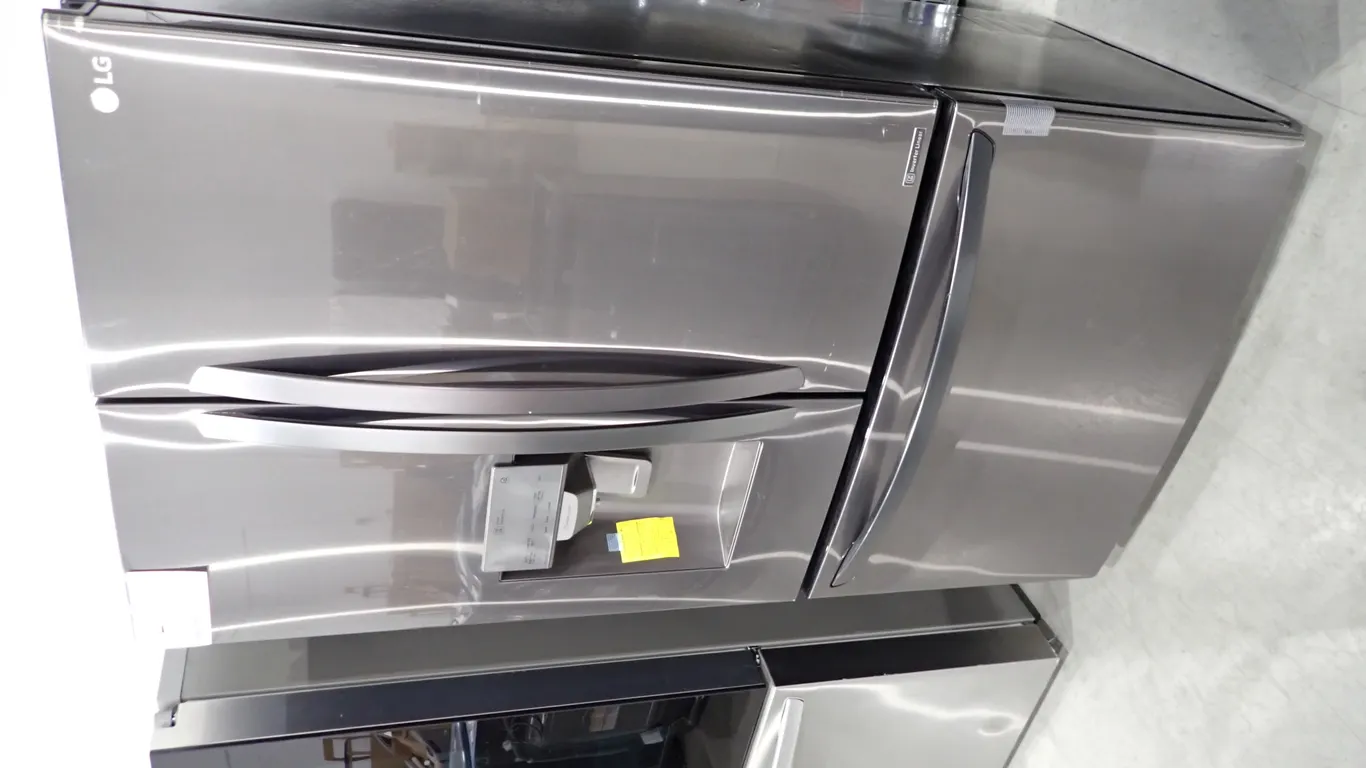 LG LFXS28968D French Door Black Stainless Top Refrigerator/Bottom Freezer- NOTE: PLEASE INSPECT.