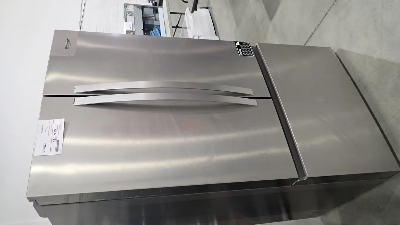 Whirlpool WRFF3136SZ French Door Stainless Top Refrigerator/Bottom Freezer- NOTE: PLEASE INSPECT.