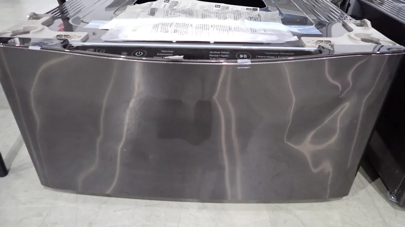 LG WD100CB 27" 1.0 CUFT SideKick Pedestal Washer- NOTE: PLEASE INSPECT.