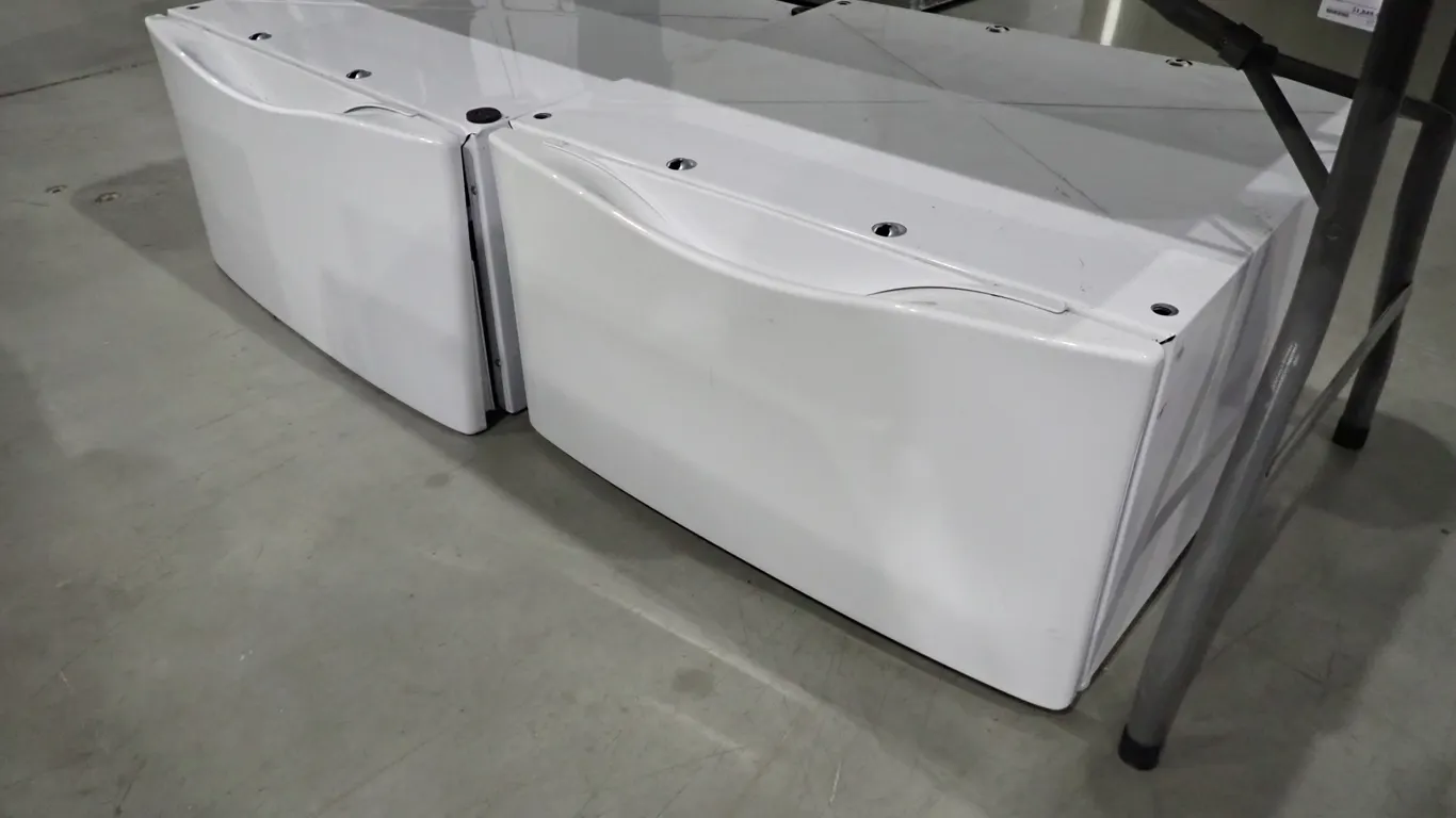 Lot of (2) Whirlpool Pedestals- NOTE: PLEASE INSPECT.