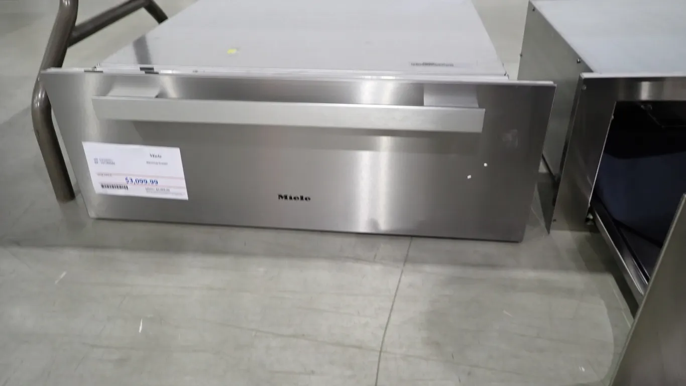 Miele ESW6680 Stainless Steel 30" Warming Drawer- NOTE: PLEASE INSPECT.
